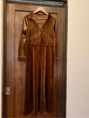 Women’s Velvet Long Sleeve Maxi Dress - Brown